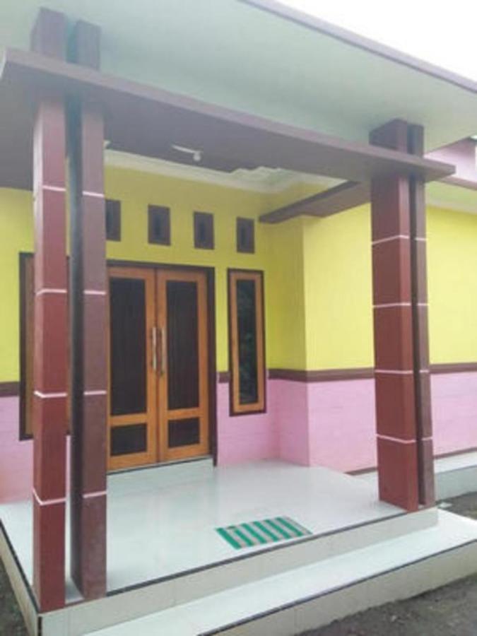 Ijen Mansjestic B&B Tamansuruh Экстерьер фото